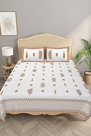 White & Yellow Cotton Printed Double Bedsheet Set by Jaipur Gate