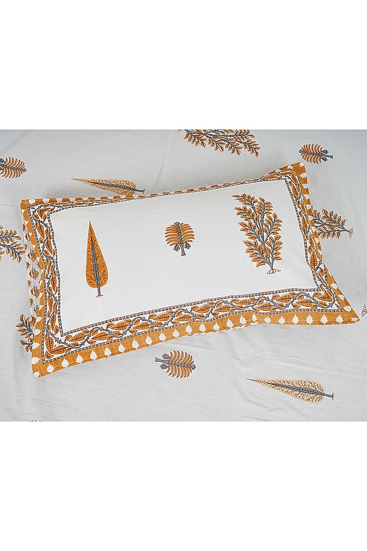 White & Yellow Cotton Printed Double Bedsheet Set by Jaipur Gate at Pernia's Pop Up Shop