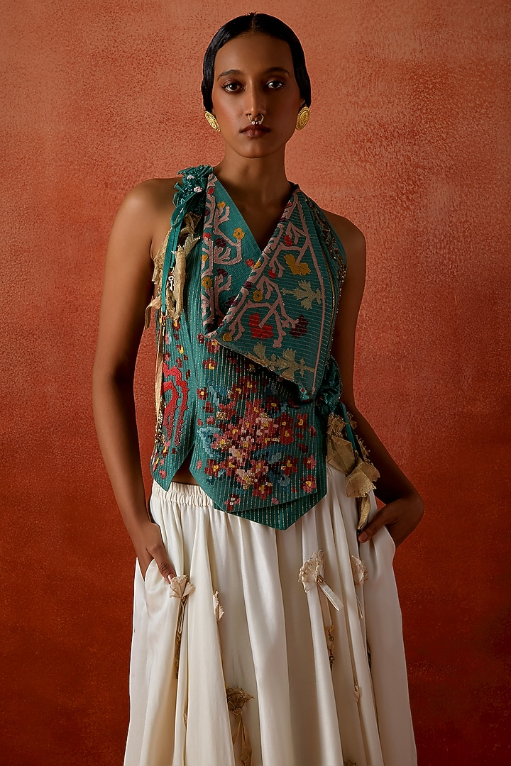Ivory Chanderi 3D Floral Skirt Set by Jajaabor at Pernia's Pop Up Shop