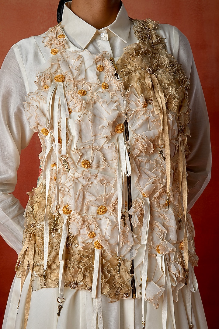 Ivory Silk Chanderi 3D Floral Work Jacket Set by Jajaabor at Pernia's Pop Up Shop