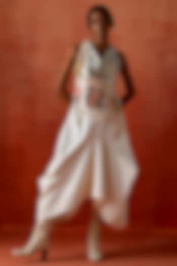 Ivory Silk Chanderi Engineered Embroidered Jacket Set by Jajaabor at Pernia's Pop Up Shop