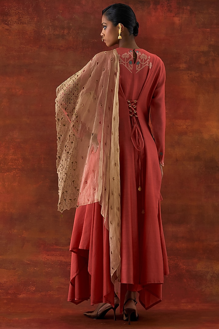 Coral Silk Chanderi & Gold Tissue Embroidered Draped Kurta Set by Jajaabor at Pernia's Pop Up Shop