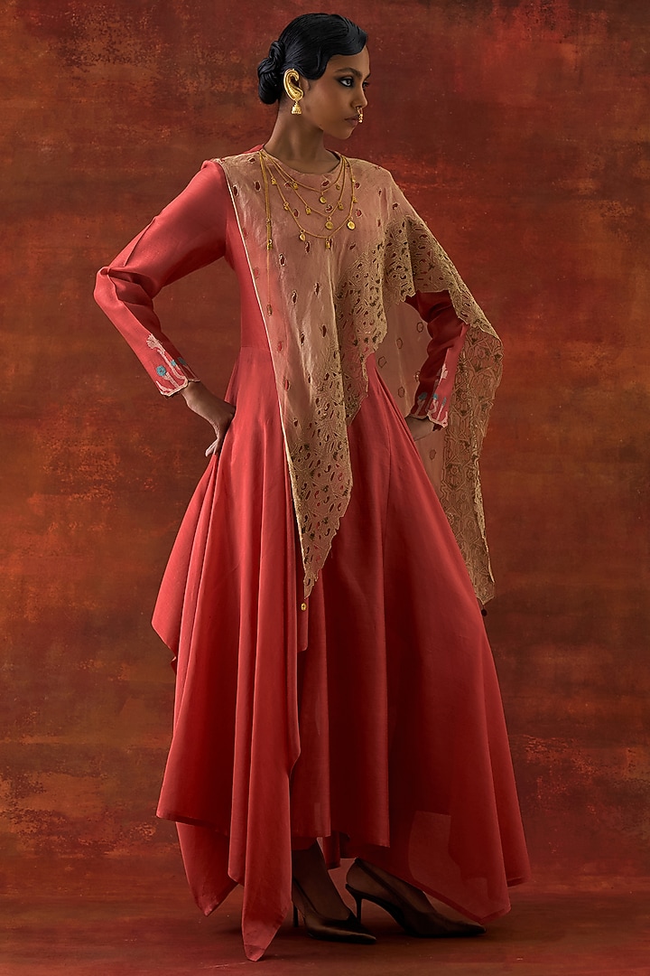 Coral Silk Chanderi & Gold Tissue Embroidered Draped Kurta Set by Jajaabor at Pernia's Pop Up Shop