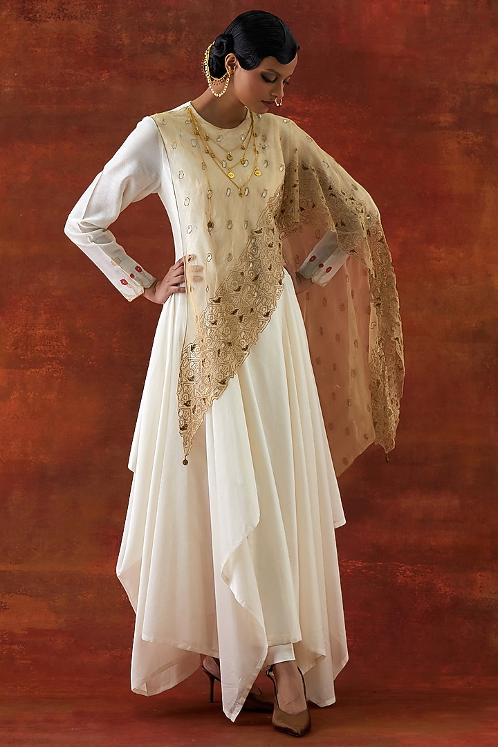 Ivory Silk Chanderi & Gold Tissue Embroidered Draped Kurta Set by Jajaabor at Pernia's Pop Up Shop