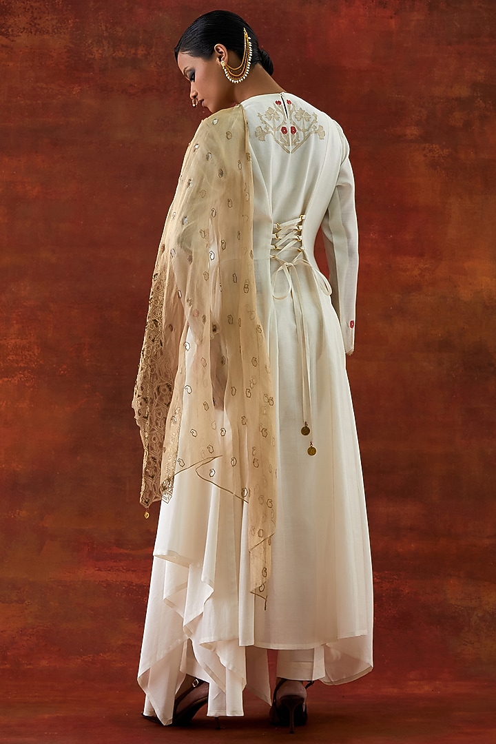 Ivory Silk Chanderi & Gold Tissue Embroidered Draped Kurta Set by Jajaabor at Pernia's Pop Up Shop