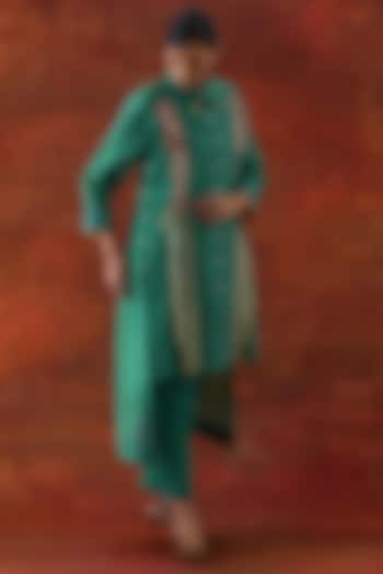 Teal Silk Chanderi Pleated Co-Ord Set by Jajaabor at Pernia's Pop Up Shop