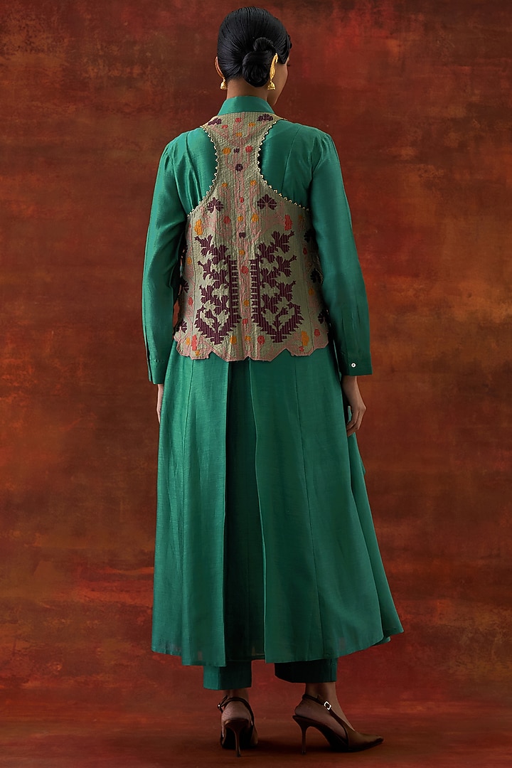 Teal Silk Chanderi Floral Printed Co-Ord Set by Jajaabor at Pernia's Pop Up Shop