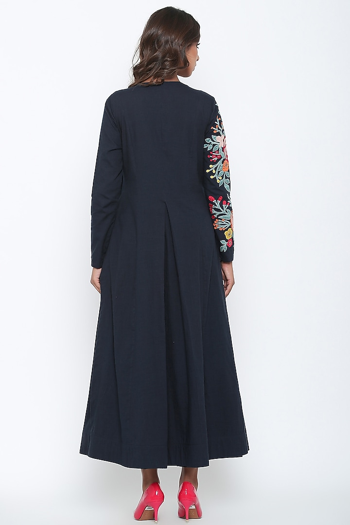 Black Kurta With Pants by Jajaabor at Pernia's Pop Up Shop