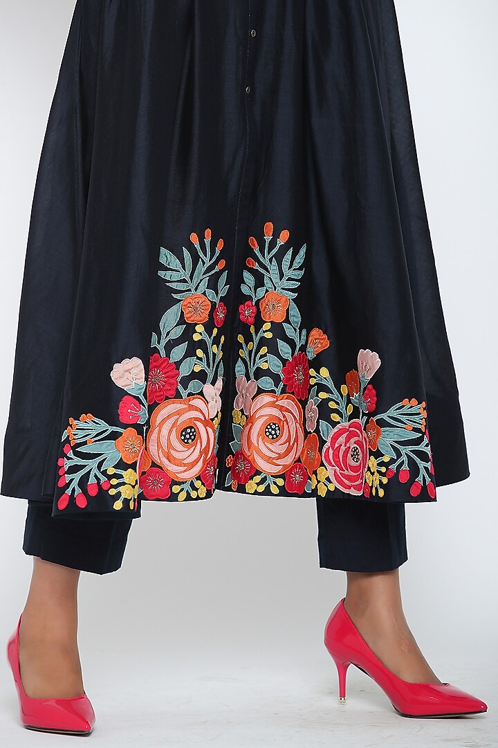Indigo Blue Kurta With Printed Slip & Pants by Jajaabor at Pernia's Pop Up Shop