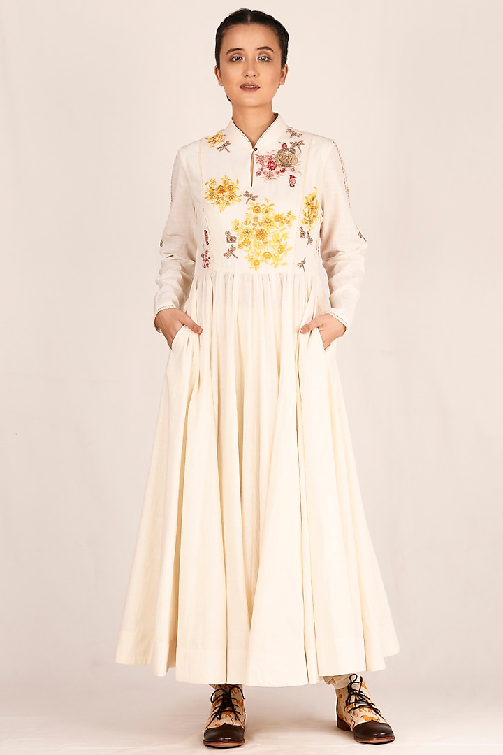 White Floral Embroidered Anarkali by Jajaabor at Pernia's Pop Up Shop