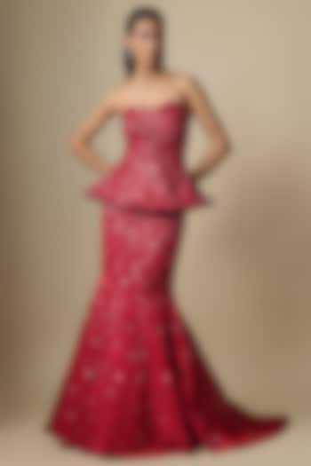 Red Satin Georgette Crystal Embroidered Mermaid Skirt Set by Jayesh & Kajal Shah at Pernia's Pop Up Shop
