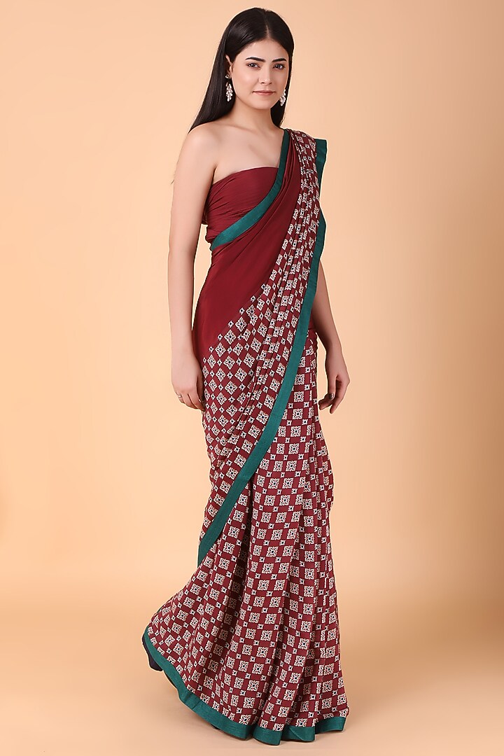 Wine Crepe Printed Festive Saree Set by Nidhi Kejriwal at Pernia's Pop Up Shop