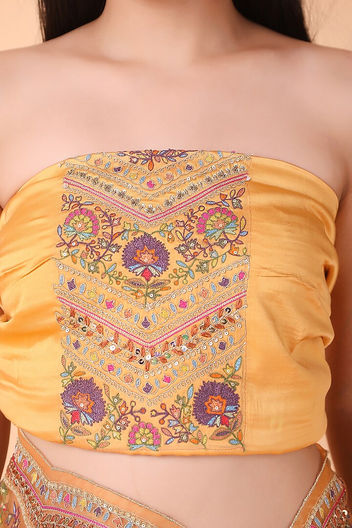 Orange Organza Thread Work Wedding Saree Set by Nidhi Kejriwal at Pernia's Pop Up Shop