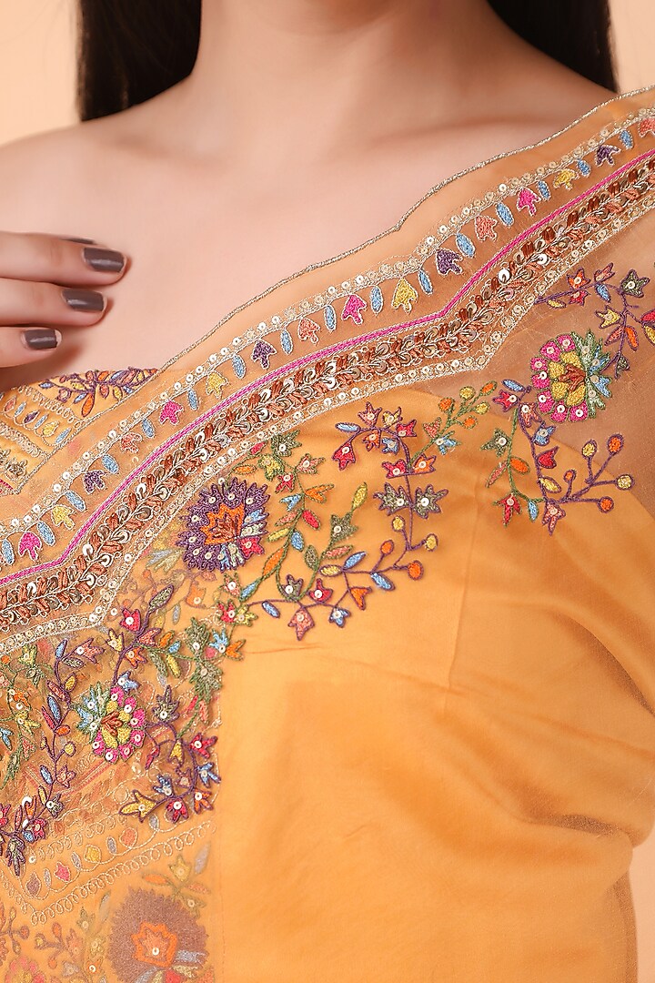 Orange Organza Thread Work Wedding Saree Set by Nidhi Kejriwal at Pernia's Pop Up Shop