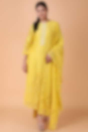 Yellow Chanderi Silk Cutwork Kurta Set by Nidhi Kejriwal at Pernia's Pop Up Shop