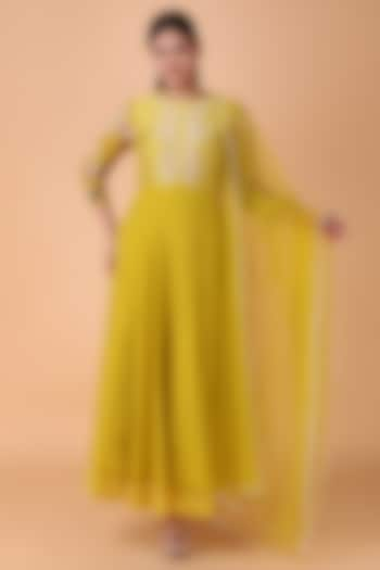 Yellow Organza & Dupion Silk Pearl Embellished Anarkali Set by Nidhi Kejriwal at Pernia's Pop Up Shop