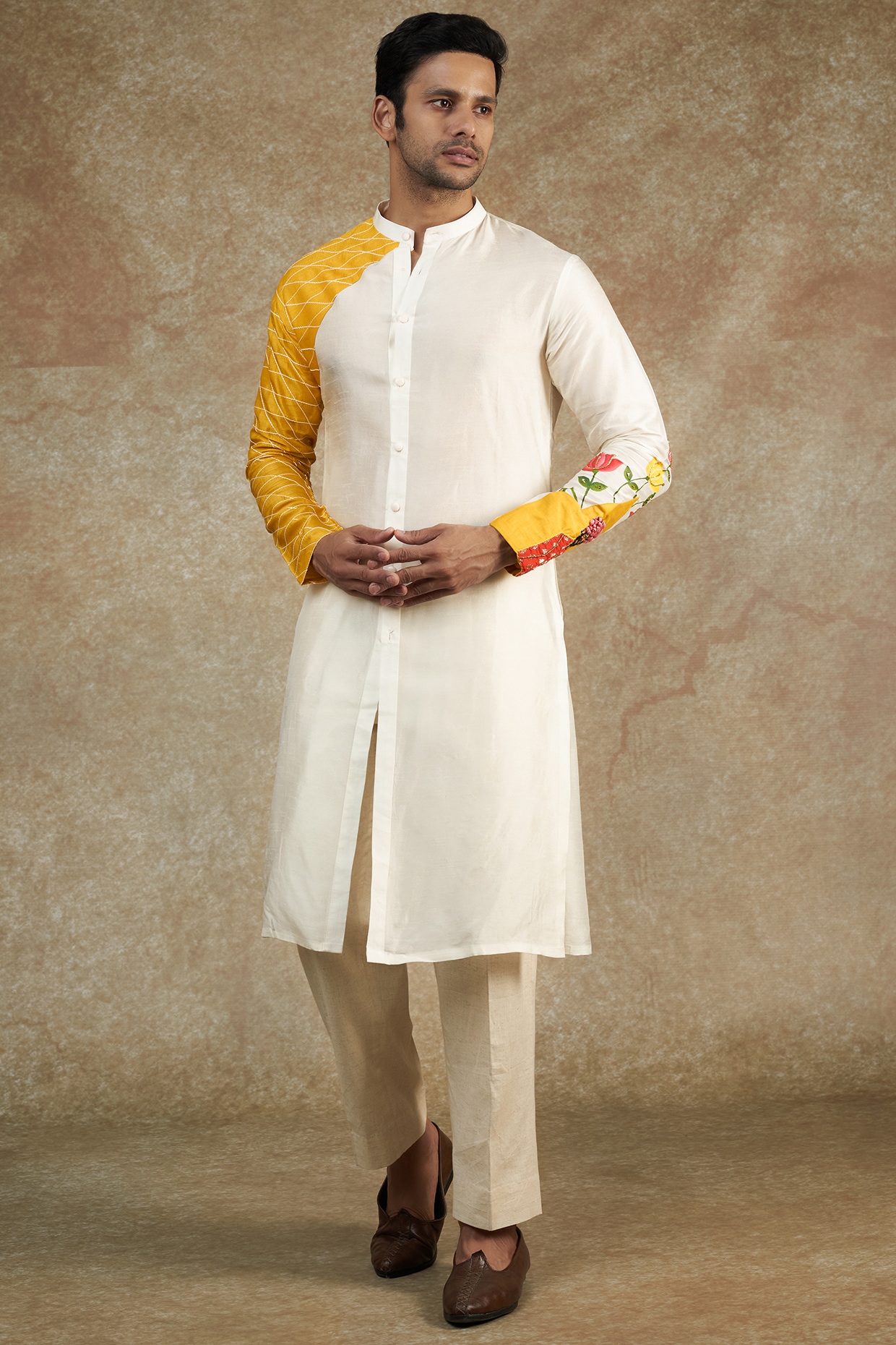 White Cotton Embroidered Hand Painted Kurta Set by JAMA ART OF DRESSING at Pernia s Pop Up Shop 2024