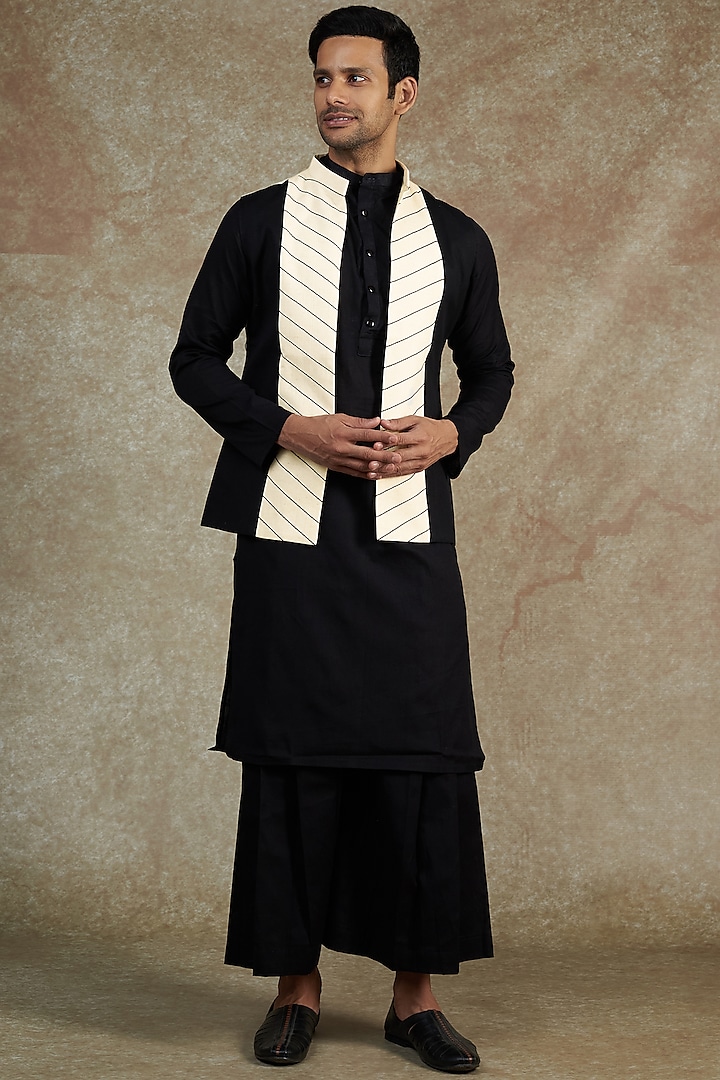 Black & White Embroidered Jacket With Kurta Set by JAMA ART OF DRESSING