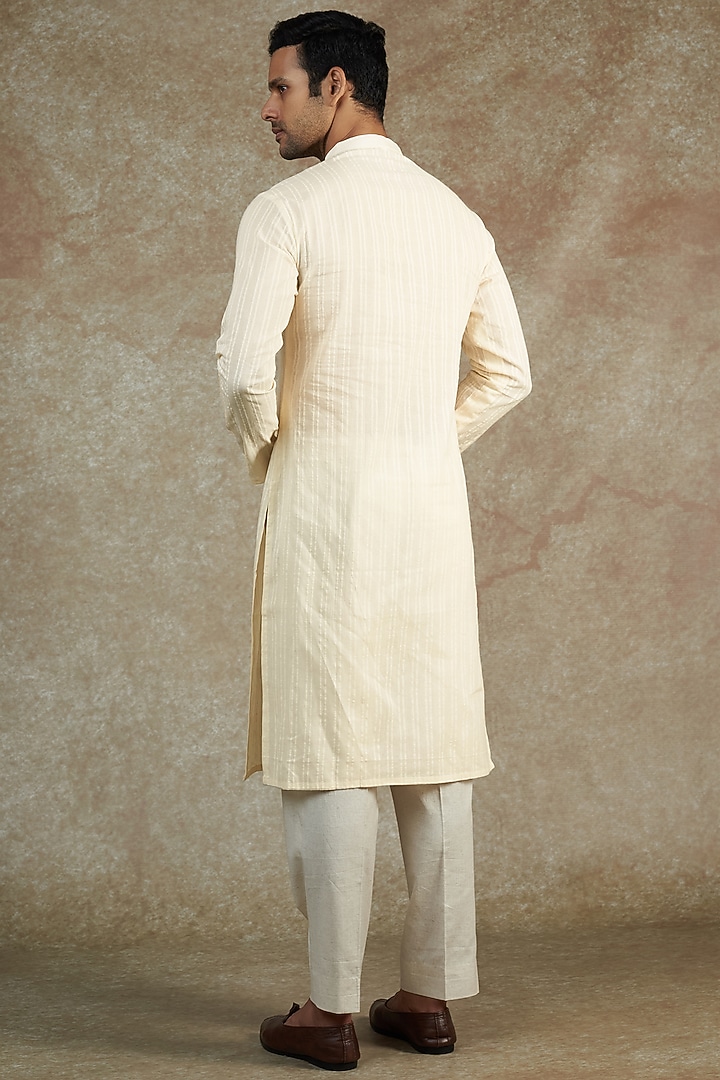 White Cotton Self-Textured Kurta Set by JAMA ART OF DRESSING at Pernia's Pop Up Shop