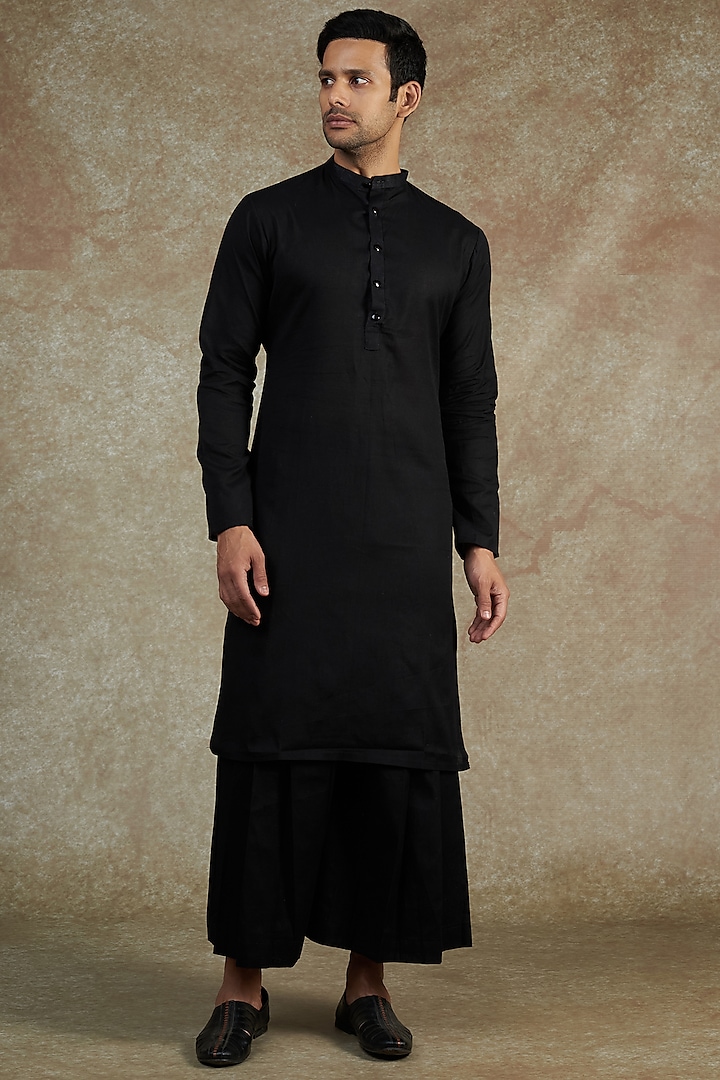 Black Khadi Cotton Kurta Set by JAMA ART OF DRESSING
