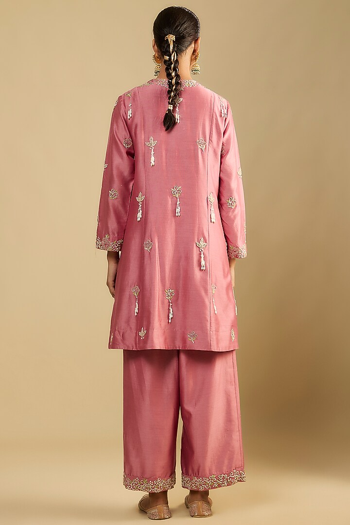 Onion Pink Chanderi Silk Thread Work Tunic Set by Jaya Rathore at Pernia's Pop Up Shop