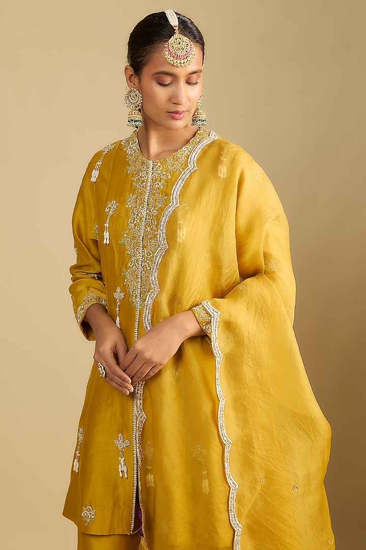 Mustard Chanderi Silk Thread Work Tunic Set by Jaya Rathore at Pernia's Pop Up Shop
