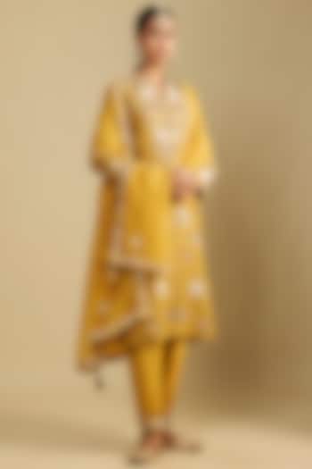 Mustard Handloom Silk Dori & Pearl Embroidered Tunic Set by Jaya Rathore at Pernia's Pop Up Shop