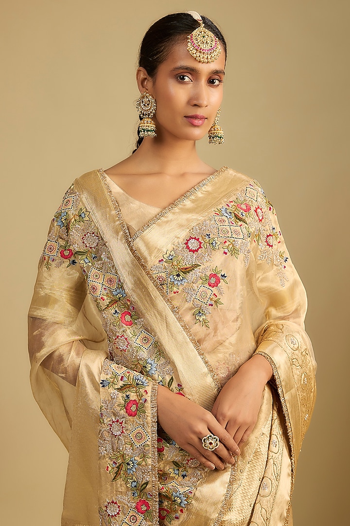 Gold Tissue Thread Embroidered Reception Saree Set by Jaya Rathore at Pernia's Pop Up Shop
