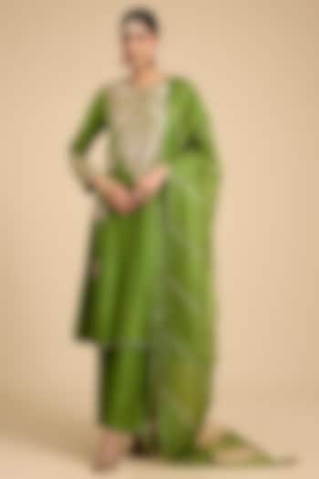 Green Gold Silk Dori Work Paneled Kurta Set by Jaya Rathore at Pernia's Pop Up Shop