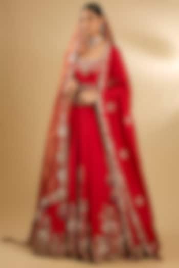 Red Silk & Organza Threadwork Bridal Lehenga Set by Jaya Rathore at Pernia's Pop Up Shop