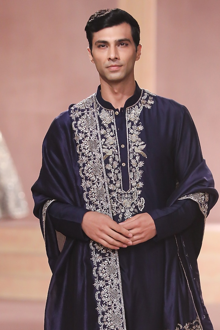 Purple Silk Embroidered Kurta Set by JAYANTI REDDY MEN at Pernia's Pop Up Shop