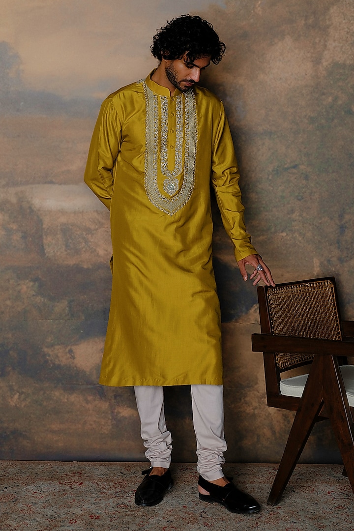 Mustard Silk Zardosi Embroidered Kurta Set by JAYANTI REDDY MEN