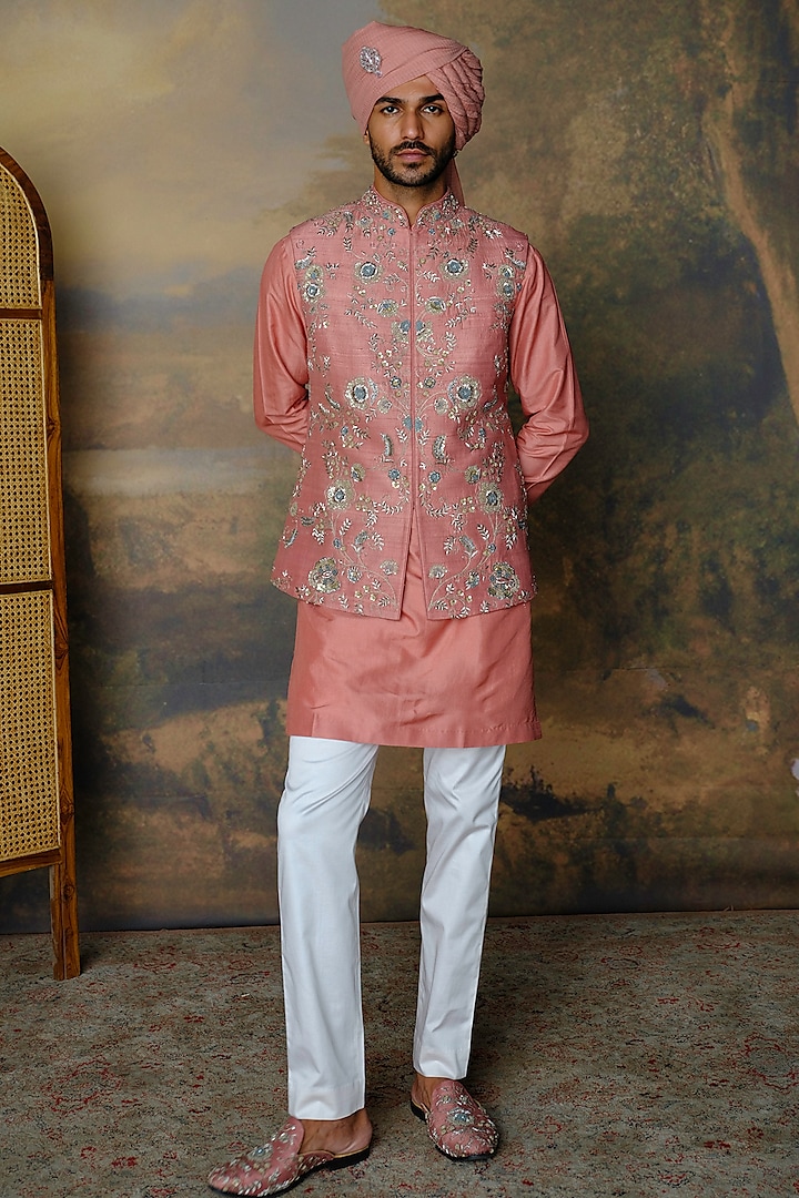 Peach Silk Zardosi Embroidered Bundi Jacket Set by JAYANTI REDDY MEN