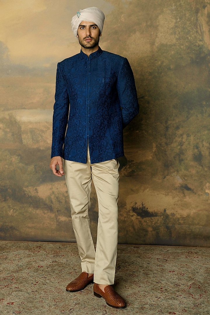 Navy Blue Silk Chikankari Embroidered Bundi Jacket Set by JAYANTI REDDY MEN