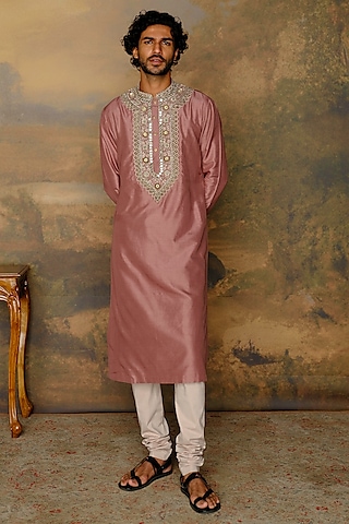 Peach Silk Zardosi Embroidered Kurta Set by JAYANTI REDDY MEN