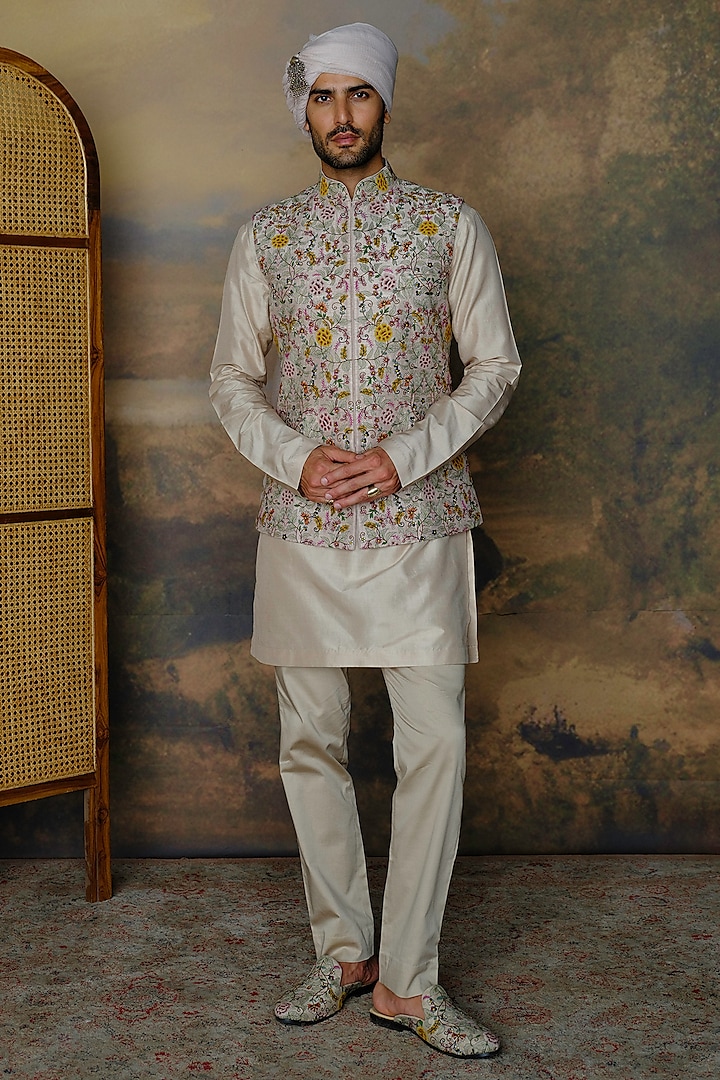 Beige Silk Zardosi Embroidered Bundi Jacket Set by JAYANTI REDDY MEN