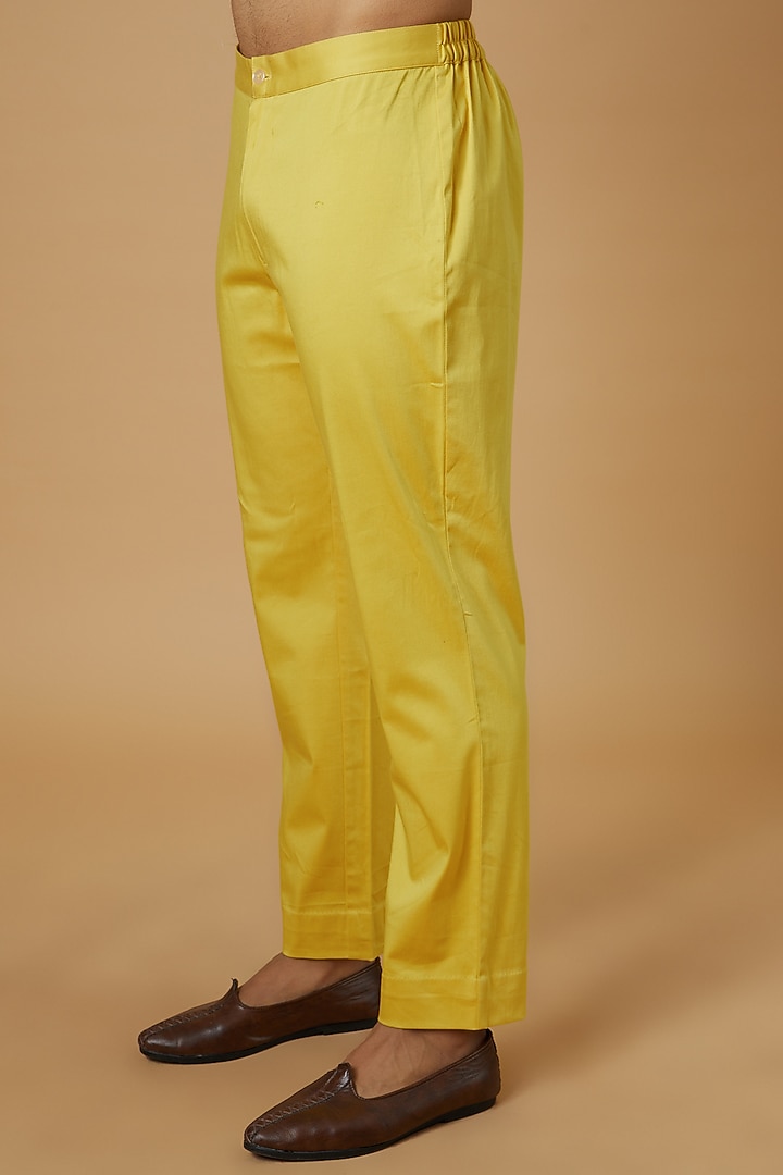 Yellow Raw Silk Embroidered Groom Sherwani Set by JAYANTI REDDY MEN at Pernia's Pop Up Shop