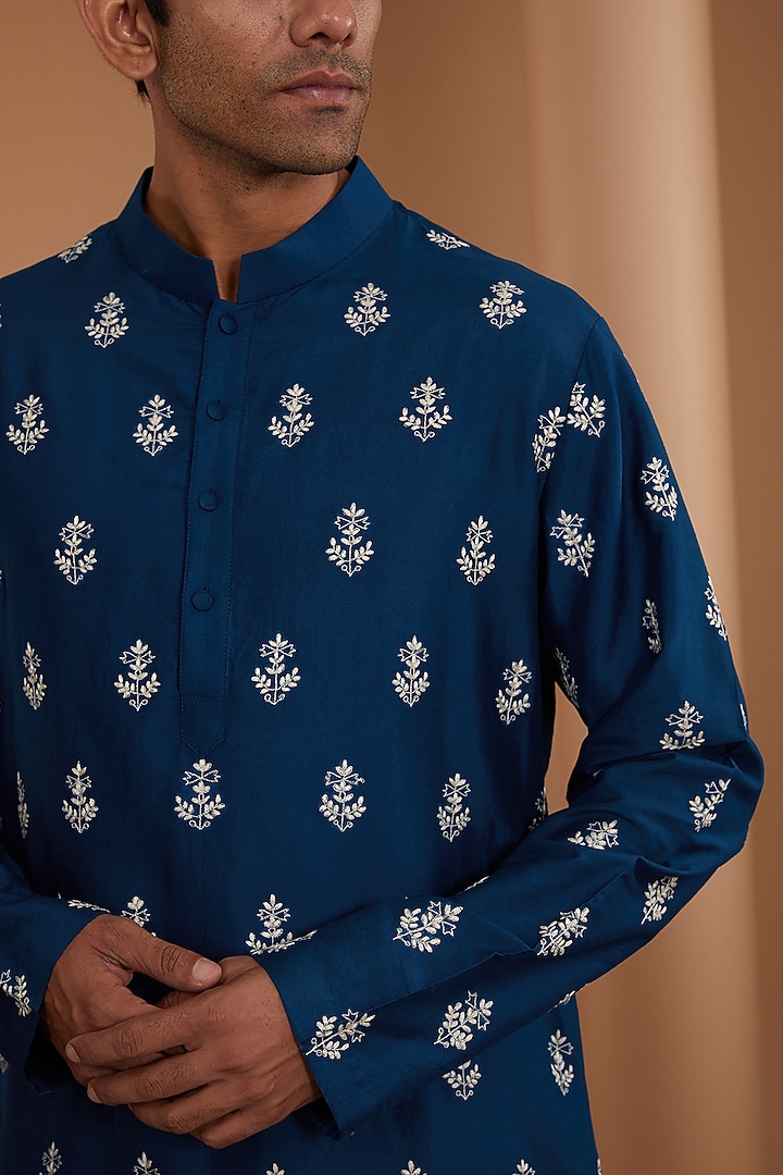 Navy Blue Silk Thread Embroidered Kurta Set by JAYANTI REDDY MEN at Pernia's Pop Up Shop