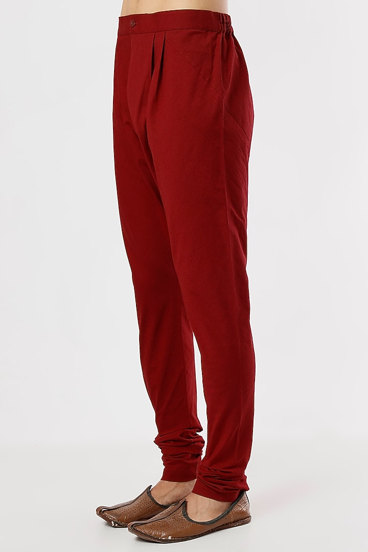 Maroon Embroidered Kurta Set by JAYANTI REDDY MEN at Pernia's Pop Up Shop
