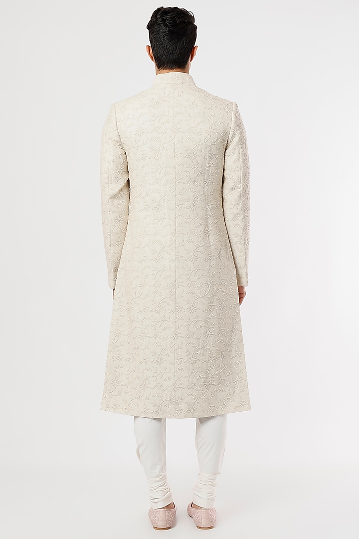 White Chikankari Groom Sherwani Set by JAYANTI REDDY MEN at Pernia's Pop Up Shop