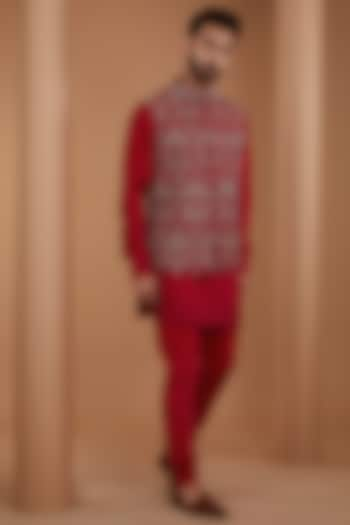 Red Silk Embroidered Bundi Jacket Set by JAYANTI REDDY MEN at Pernia's Pop Up Shop