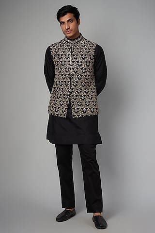 Black Silk Embroidered Bundi Jacket Set by JAYANTI REDDY MEN