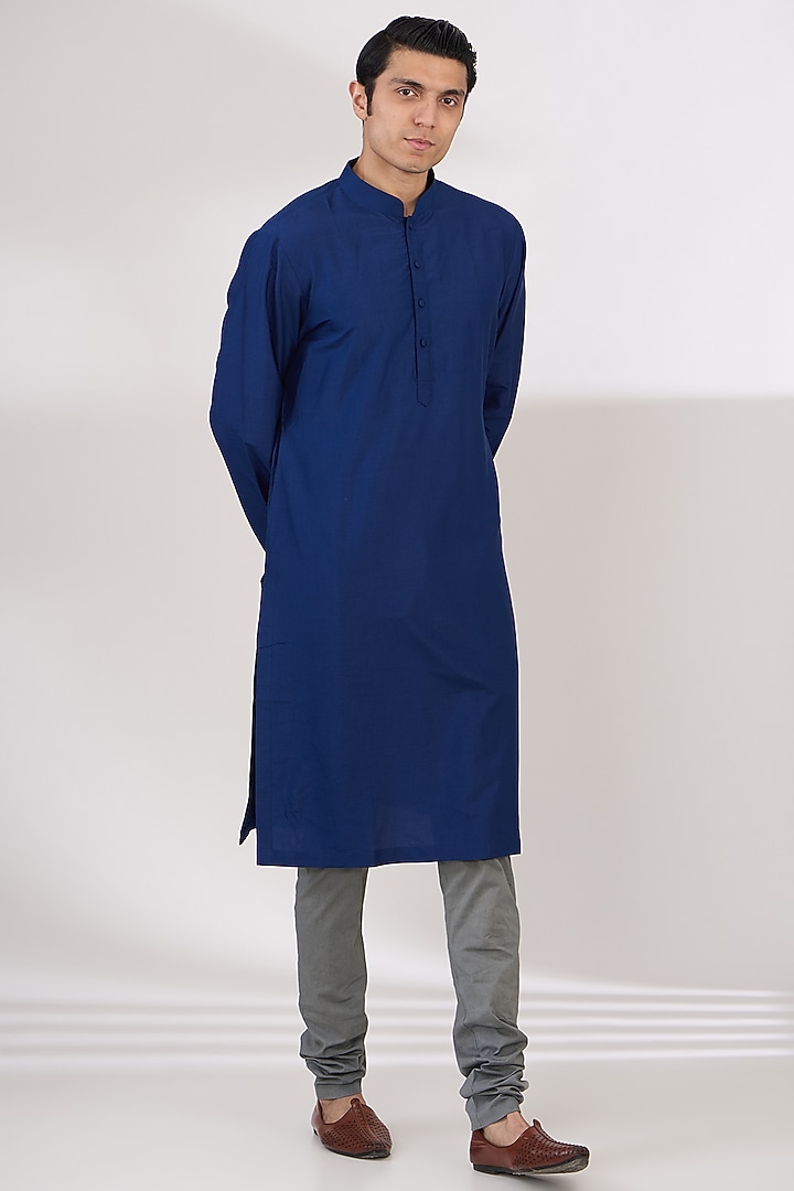 Navy Blue Silk Hand Embroidered Groom Sherwani Set by JAYANTI REDDY MEN at Pernia's Pop Up Shop