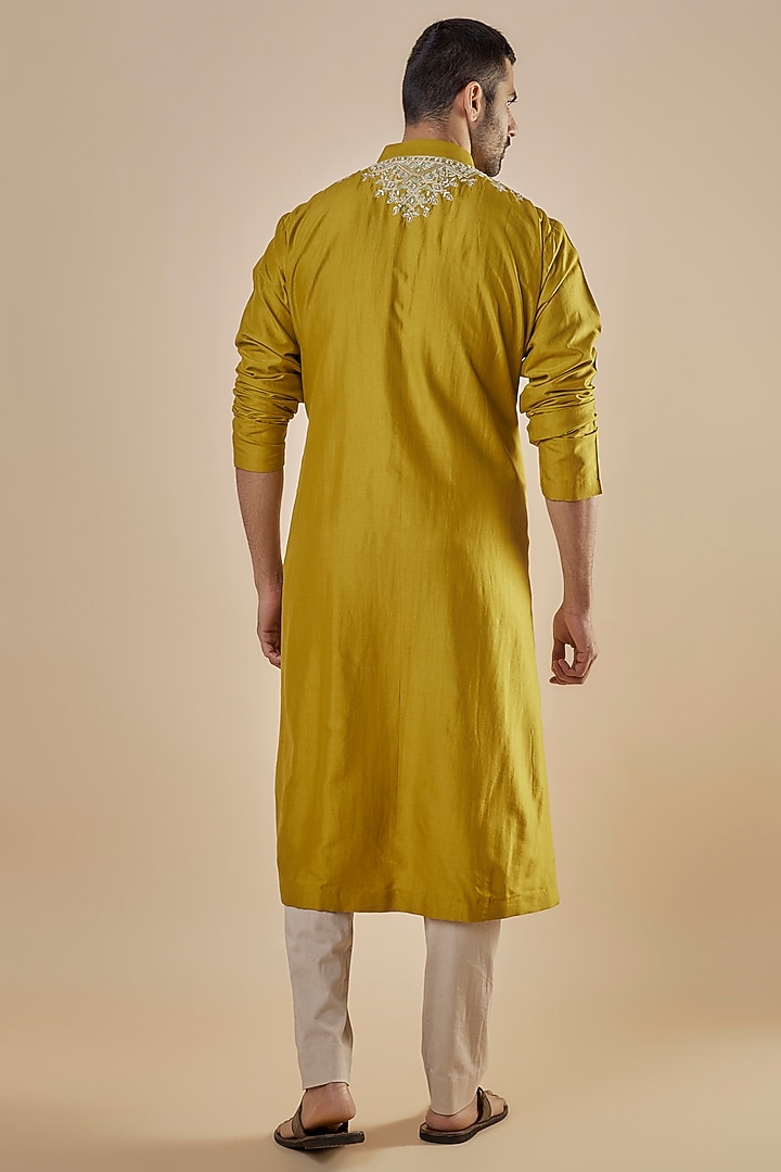 Yellow Silk Embroidered Kurta Set by JAYANTI REDDY MEN at Pernia's Pop Up Shop