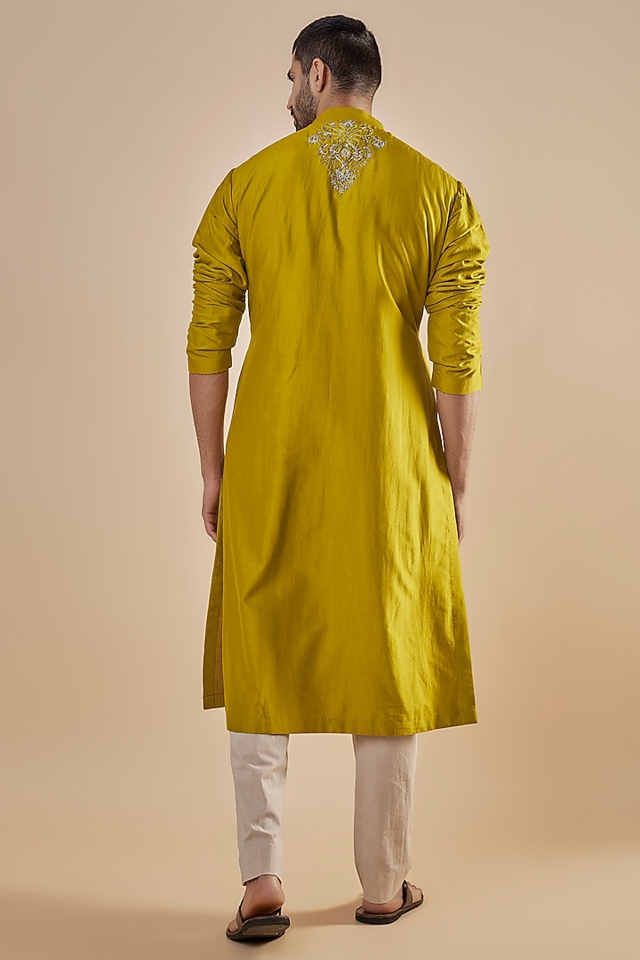 Yellow Silk Embroidered Kurta Set by JAYANTI REDDY MEN at Pernia's Pop Up Shop