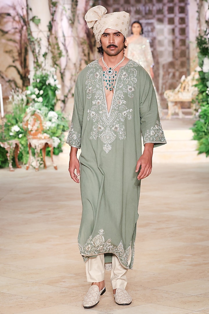 Mint Green Silk Hand Embroidered Kurta Set by JAYANTI REDDY MEN at Pernia's Pop Up Shop