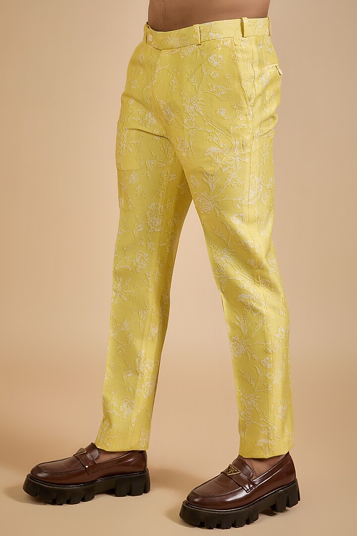 Yellow Raw Silk Digital Printed Jacket Set by Jayesh and Kaajal Shah Men at Pernia's Pop Up Shop