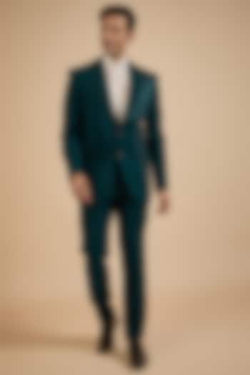 Blue Micro Velvet Blazer Set by Jayesh and Kaajal Shah Men at Pernia's Pop Up Shop