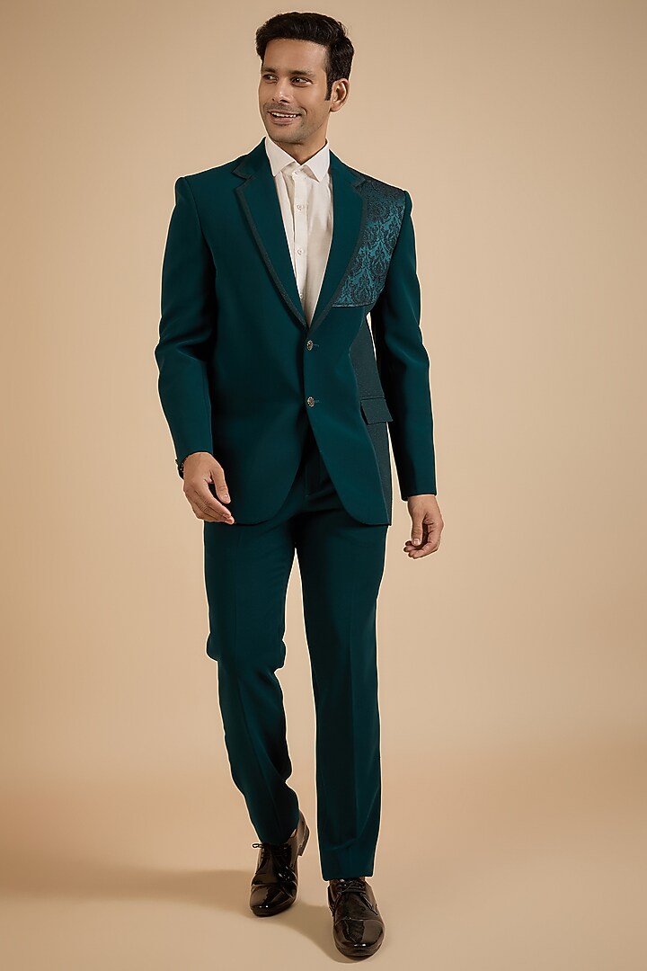 Blue Micro Velvet Blazer Set by Jayesh and Kaajal Shah Men at Pernia's Pop Up Shop