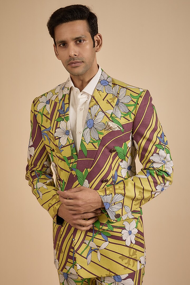 Yellow Printed Blazer Set by Jayesh and Kaajal Shah Men at Pernia's Pop Up Shop